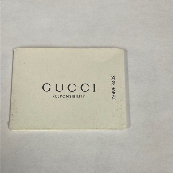 Gucci Red Leather Zip Wallet with Logo - Picture 6 of 13